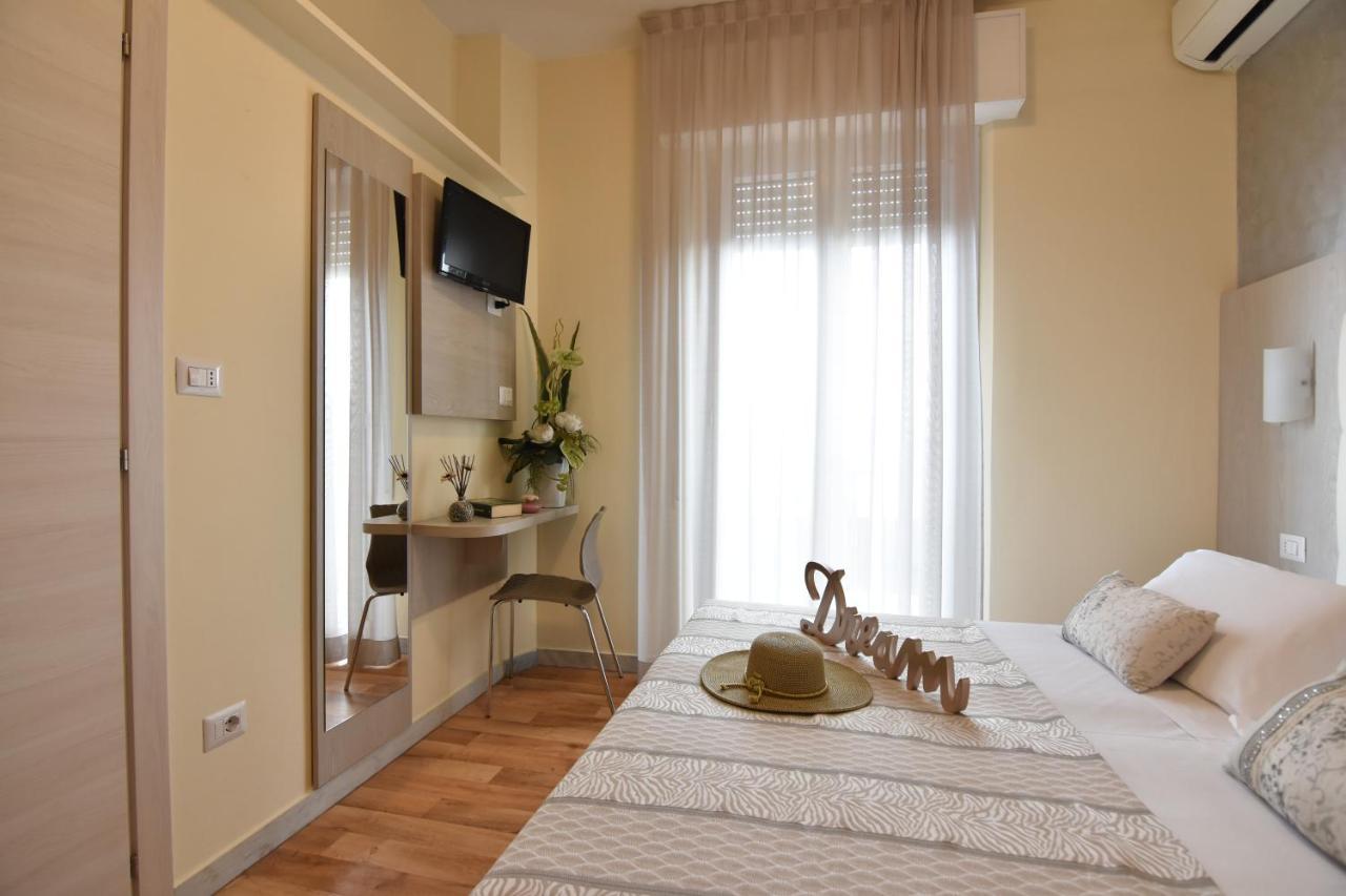 Hotel Jumbo Rimini Exteriör bild