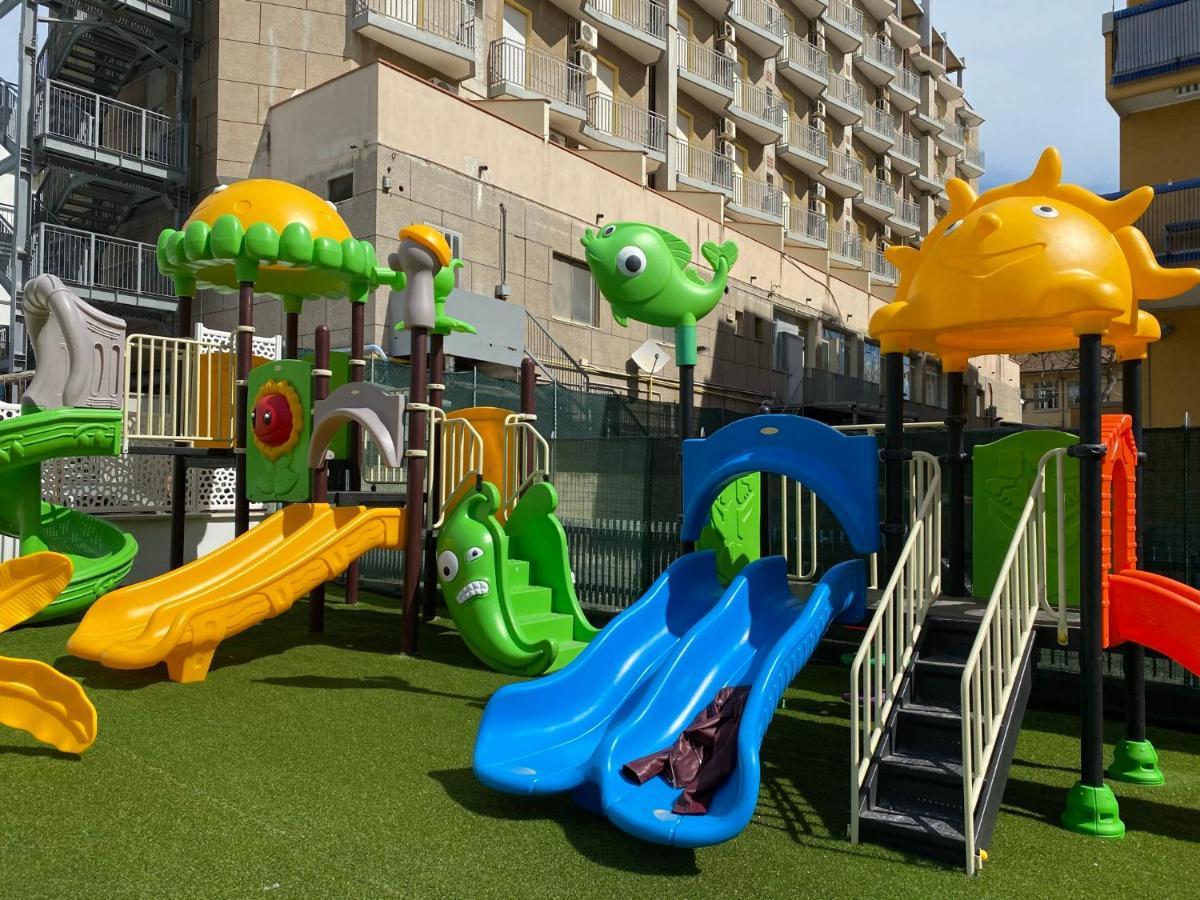 Hotel Jumbo Rimini Exteriör bild