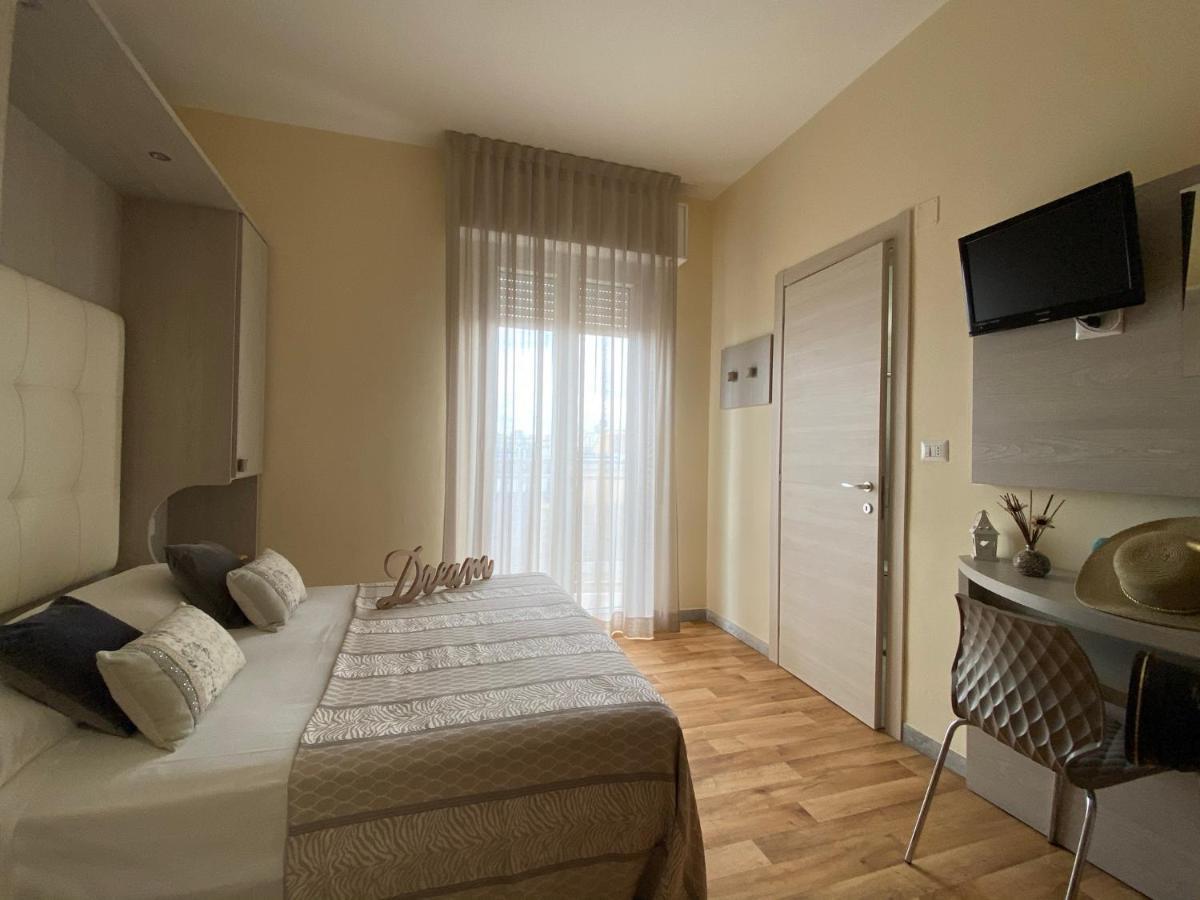 Hotel Jumbo Rimini Exteriör bild