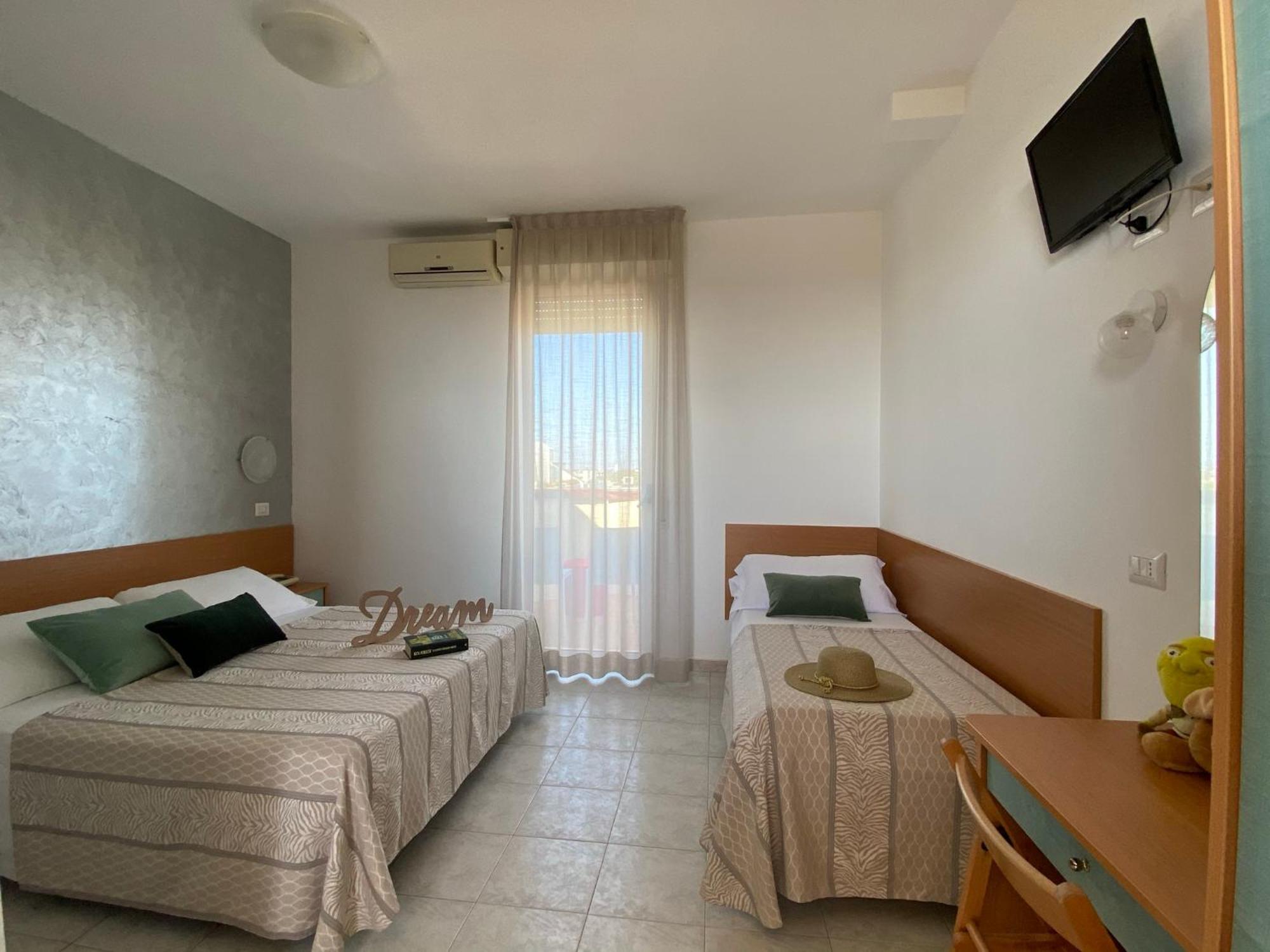 Hotel Jumbo Rimini Exteriör bild
