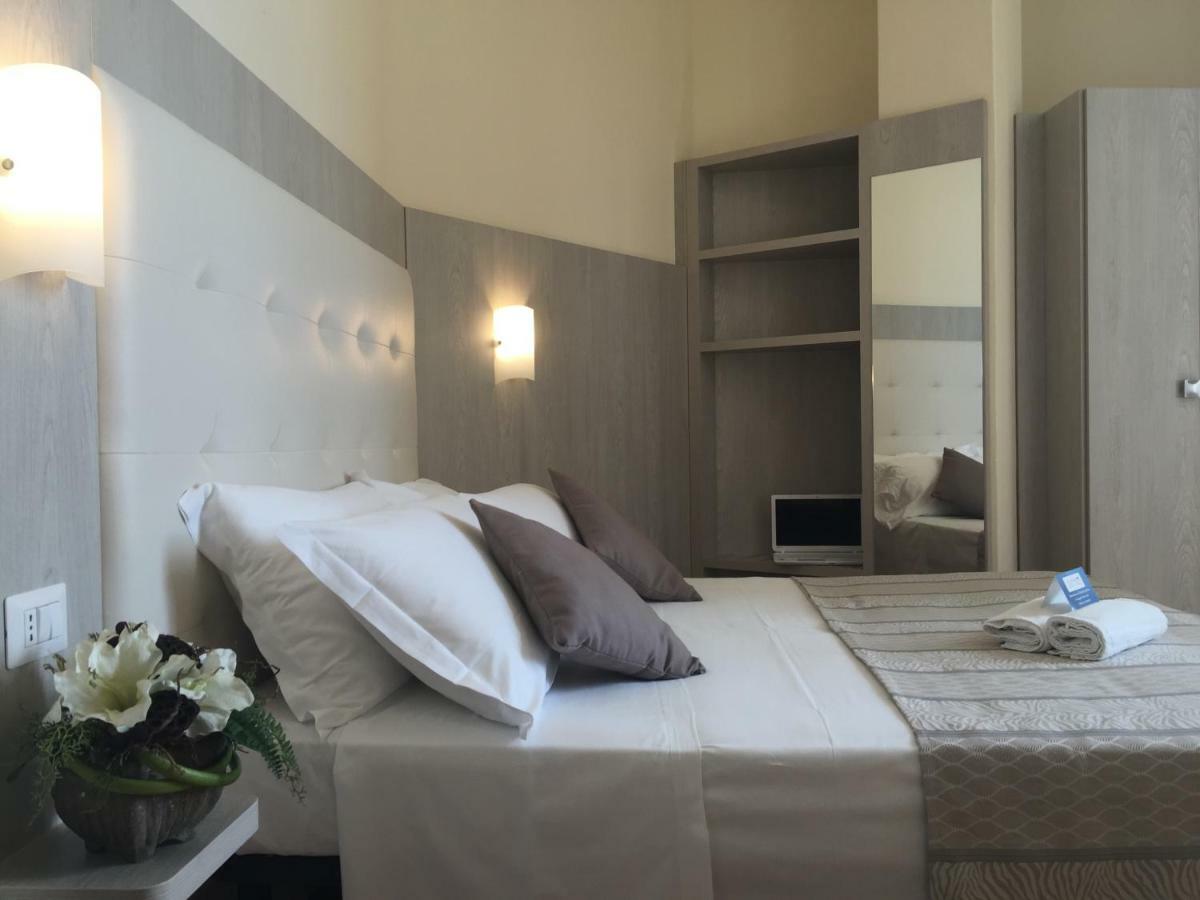 Hotel Jumbo Rimini Exteriör bild