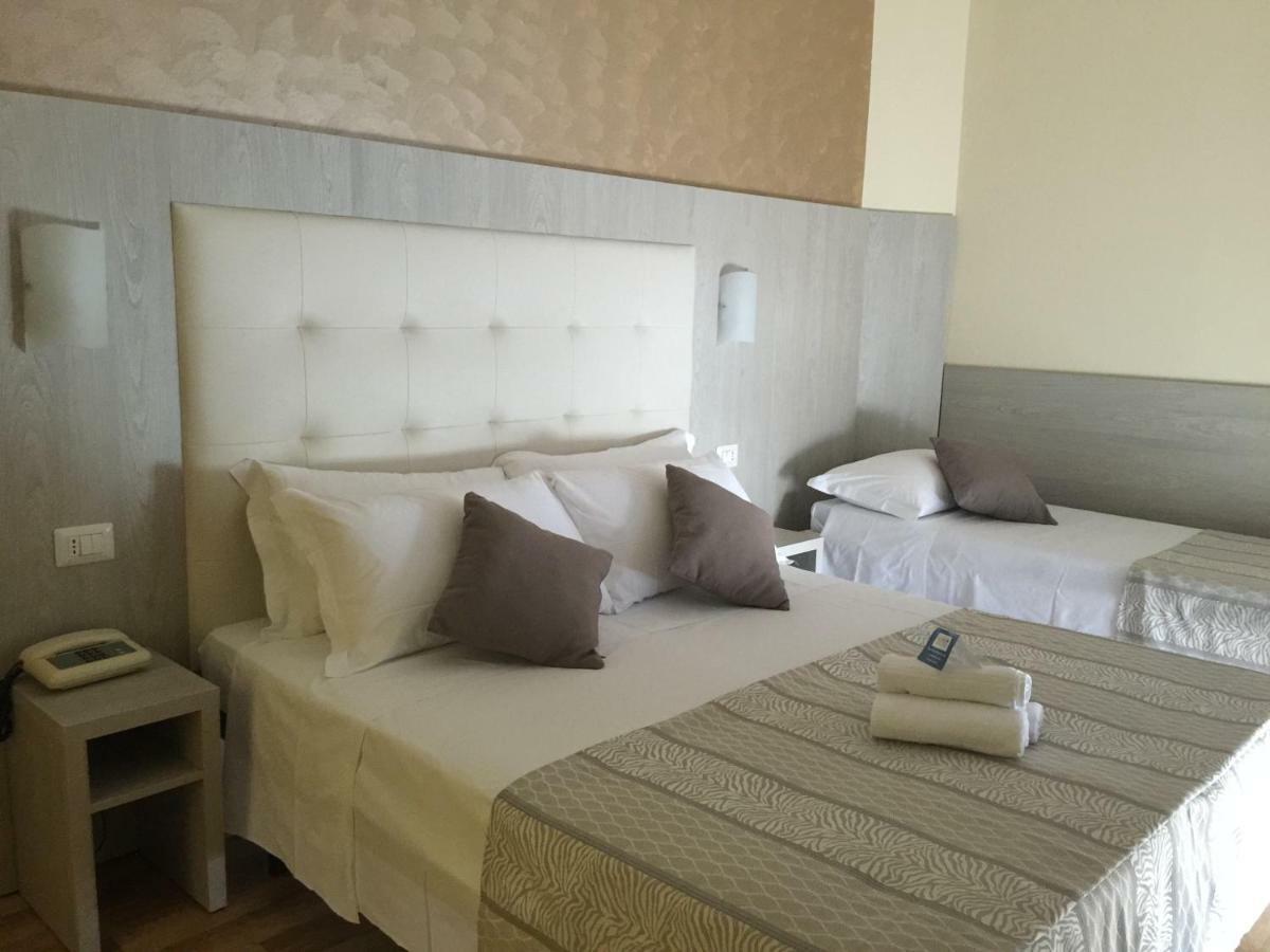 Hotel Jumbo Rimini Exteriör bild